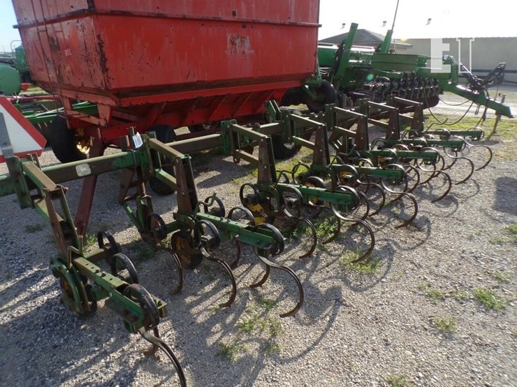 john-deere-825-image-4