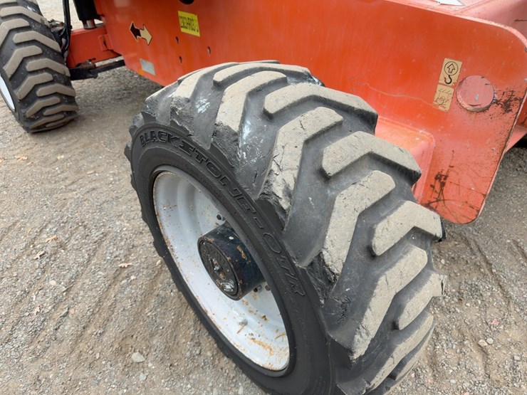 2016-jlg-600s-image-10