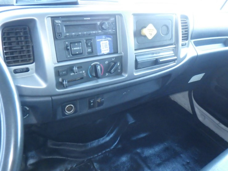 2018-hino-268-image-13