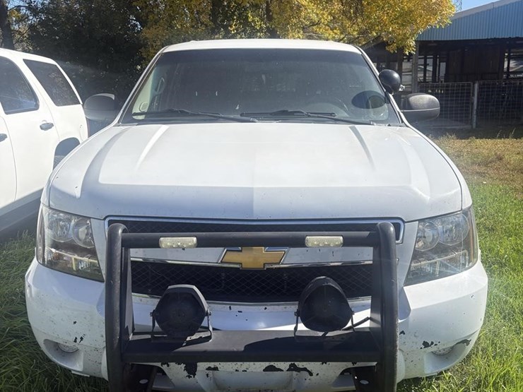 2010-chevrolet-tahoe-image-2