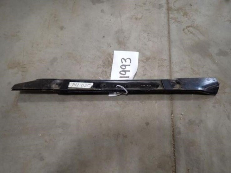 qty-of-2-22.5"-lawn-mower-blades-image-2