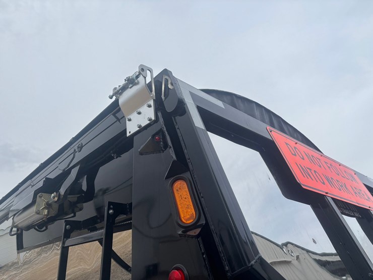 2025-axle-end-dump-image-37