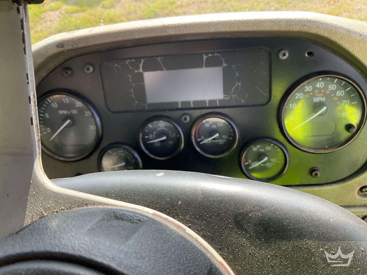 2019-peterbilt-520-image-7