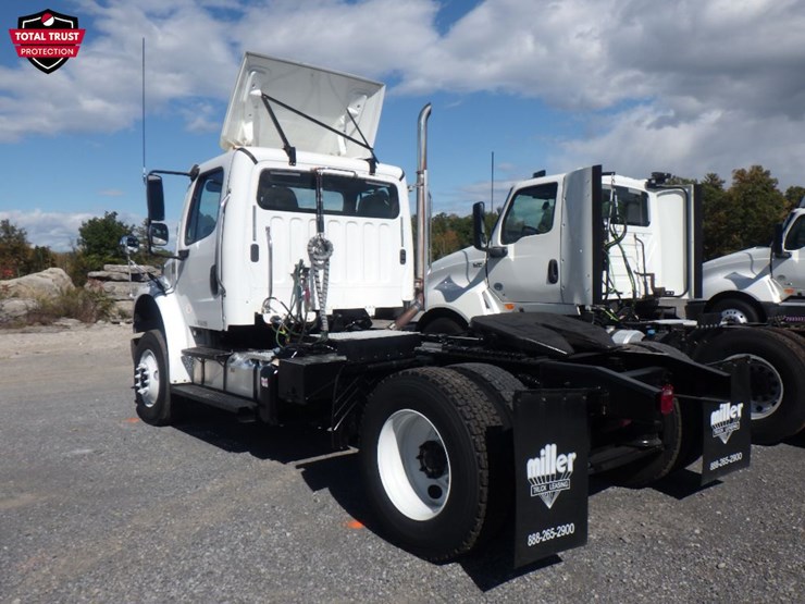 2021-freightliner-m2-106-image-9