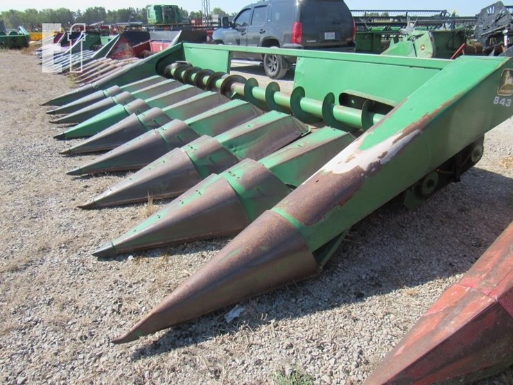 john-deere-843-image-1