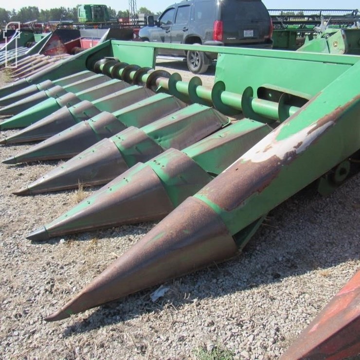 JOHN DEERE 843