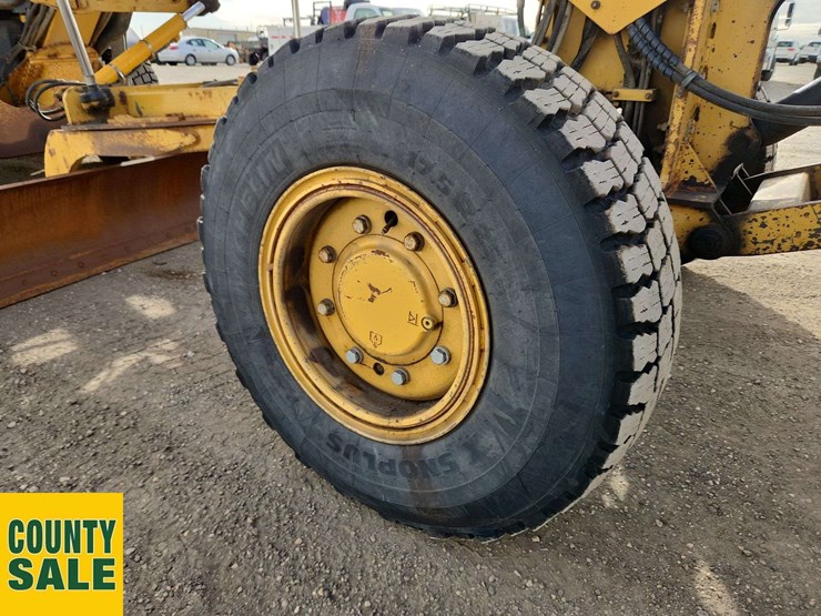 2015-caterpillar-140m-image-49