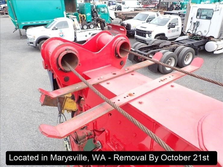 2005-peterbilt-379-image-38