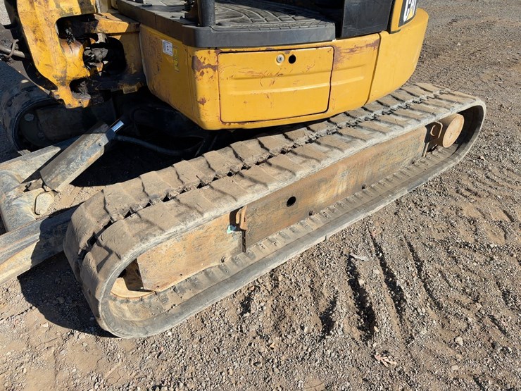 2014-caterpillar-305-image-23