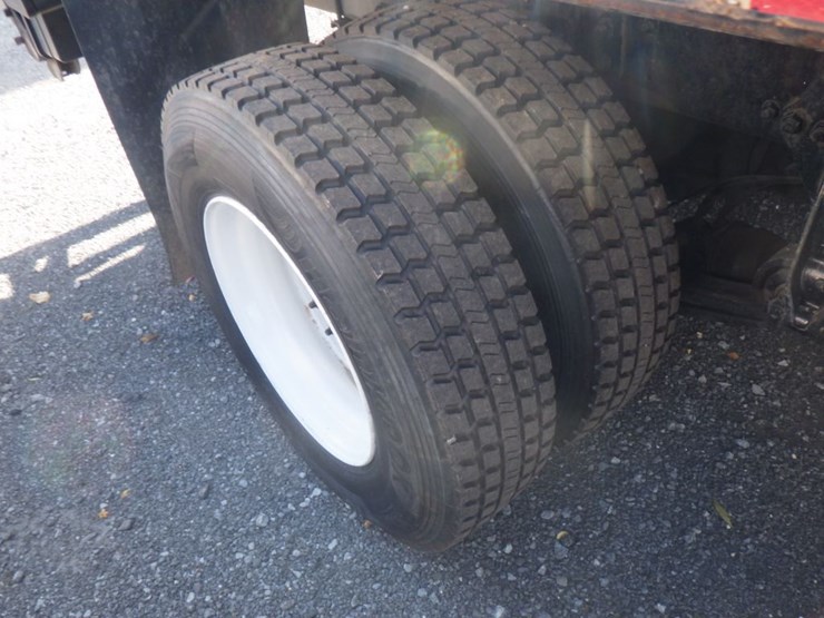 2020-freightliner-m2-106-image-5