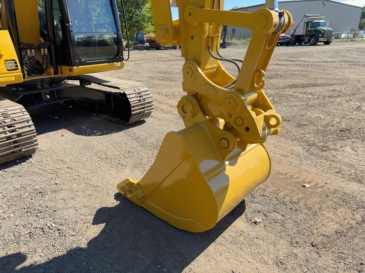 2016-caterpillar-311flrr-image-8