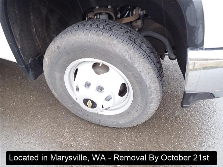 2021-chevrolet-3500-image-2