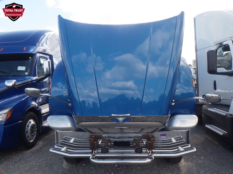 2020-peterbilt-567-image-22