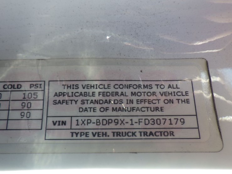 2015-peterbilt-579-image-18