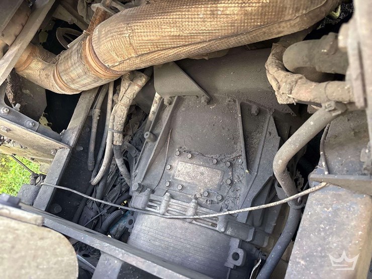 2019-peterbilt-520-image-13
