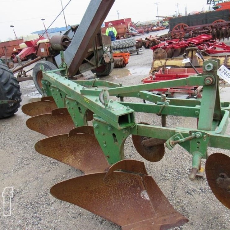 JOHN DEERE 1250