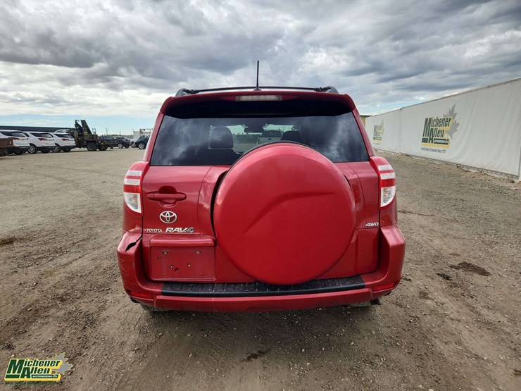 2010-toyota-rav4-image-31