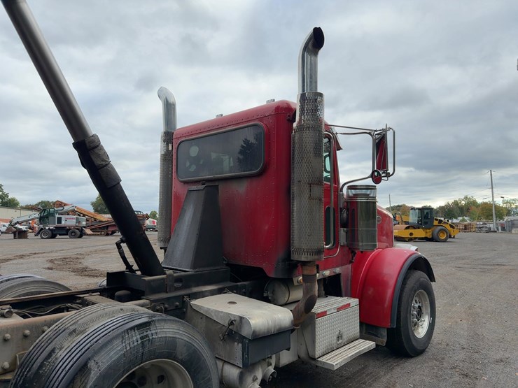 2008-peterbilt-367-image-20