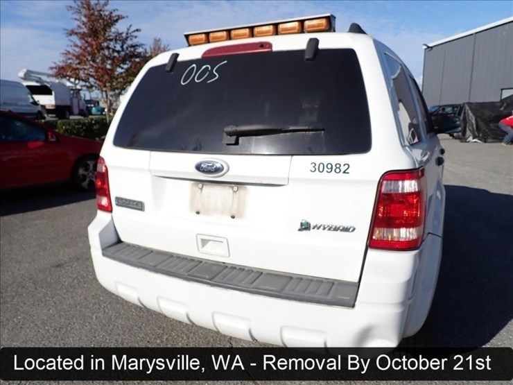 2010-ford-escape-image-4