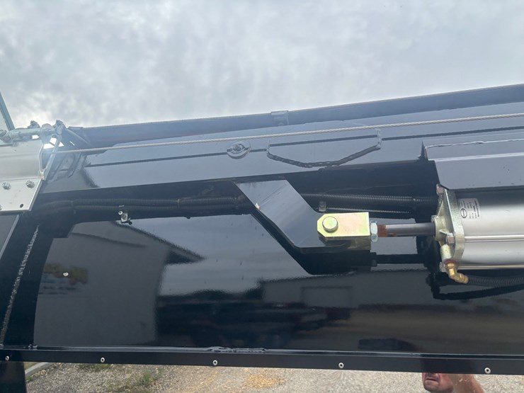 2025-axle-end-dump-image-33