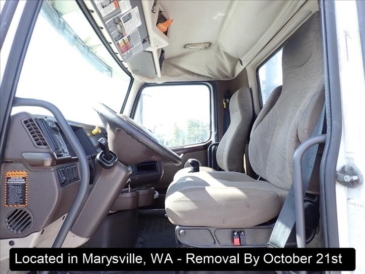 2014-volvo-vn-image-16