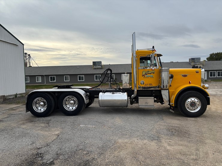 1982-peterbilt-359-image-5