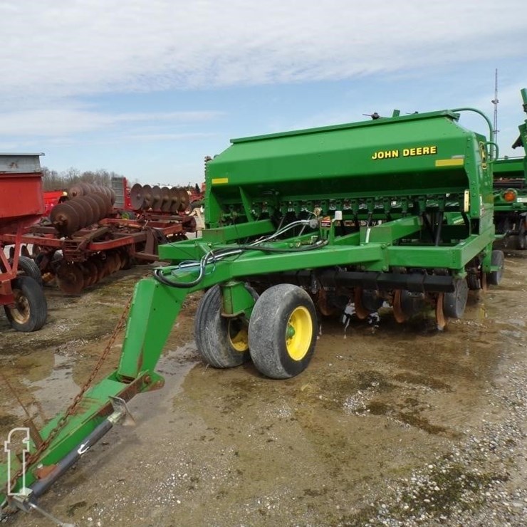 2000 JOHN DEERE 1560