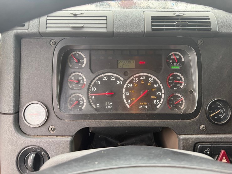 #1659-•-2012-freightliner-cascadia-sleeper-cab-truck-tractor-image-49