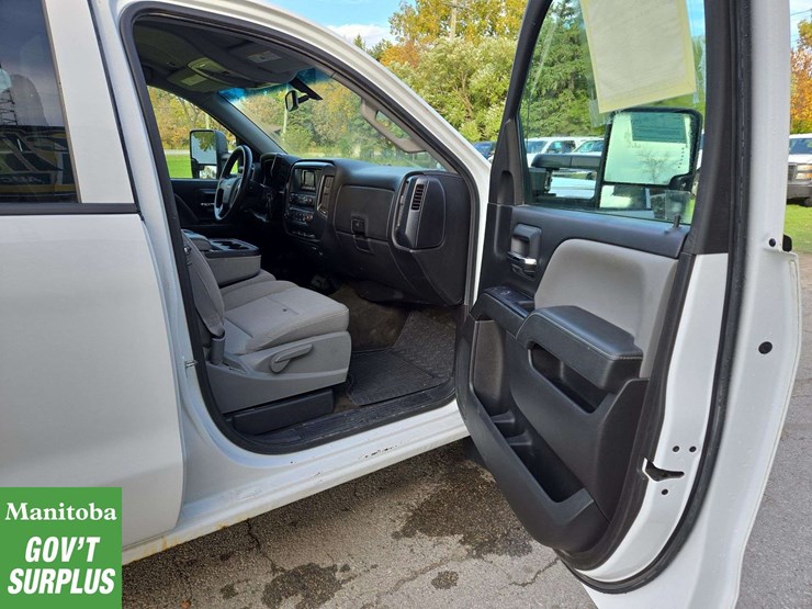 2015-chevrolet-silverado-1500-image-27