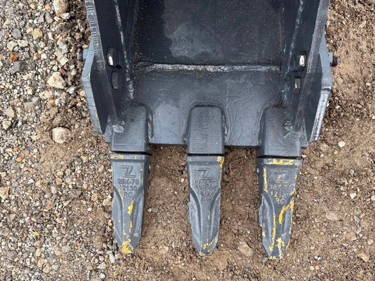 #2128-•-2023-komatsu-pc55-mini-excavator-image-21
