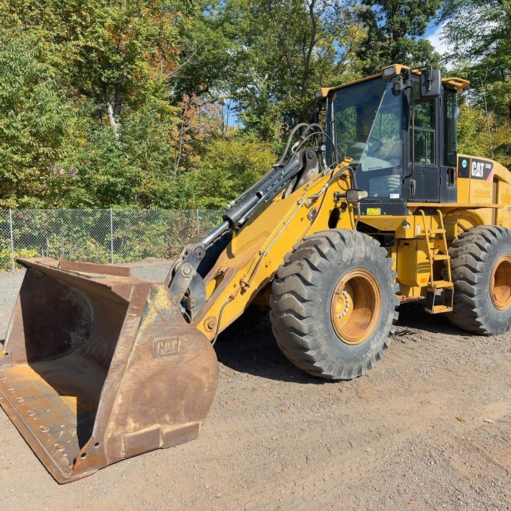 2010 CATERPILLAR 930H