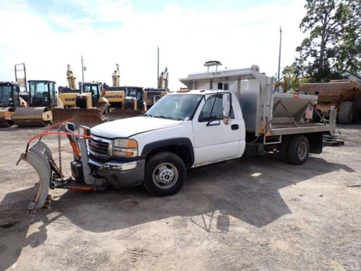2005-gmc-sierra-3500-image-1