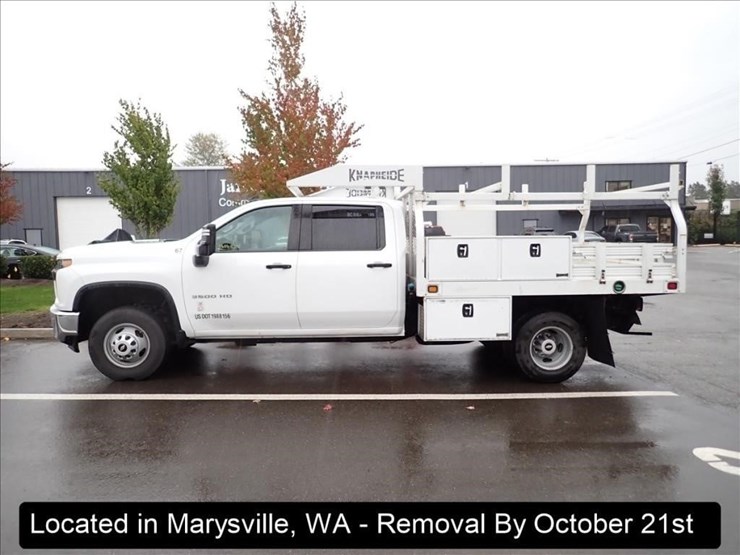 2021-chevrolet-3500-image-12