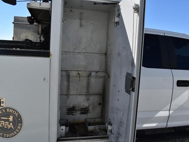2017-ford-f550-xl-image-50