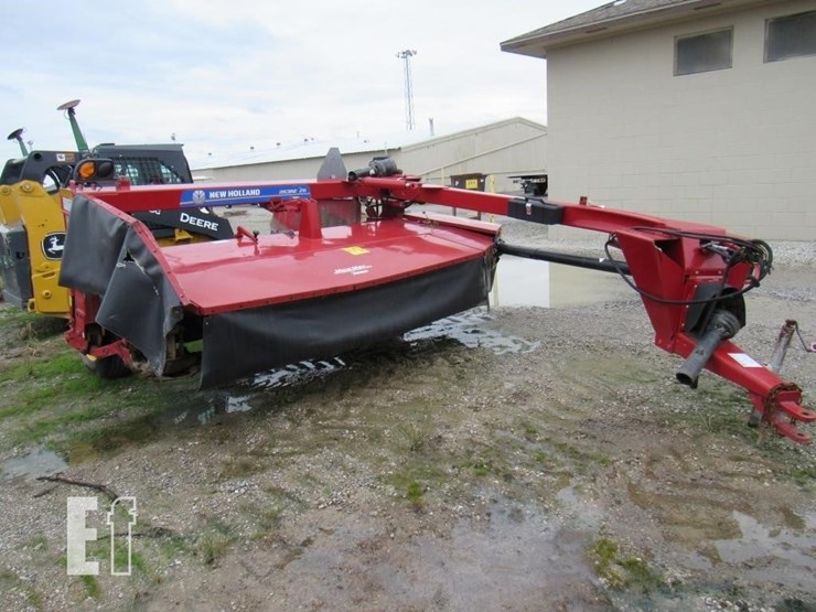 2019-new-holland-210-image-5