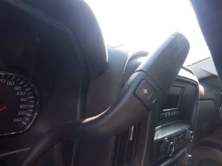 2021-chevrolet-2500-image-16