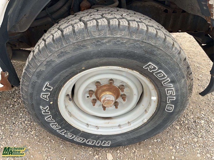 2013-ford-cargo-image-12