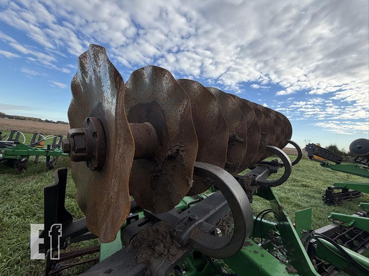 john-deere-2623vt-image-21