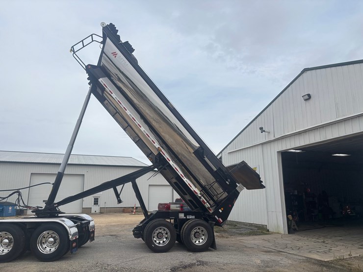 2025-axle-end-dump-image-40