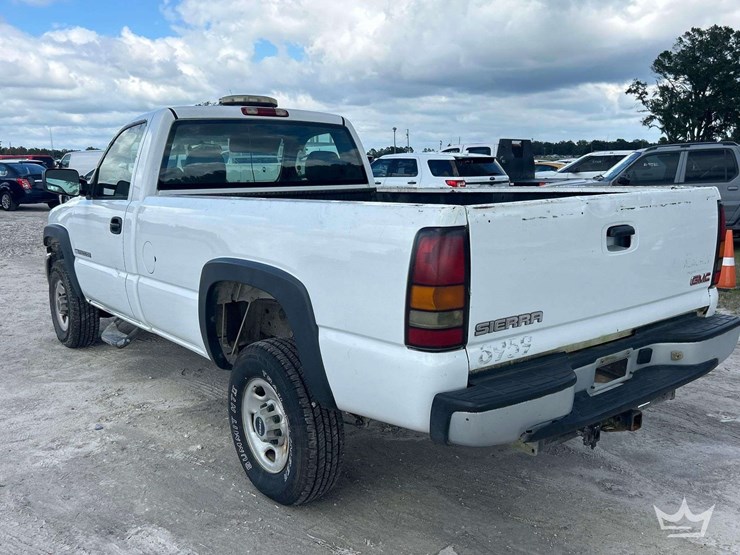 2006-gmc-sierra-2500-image-4