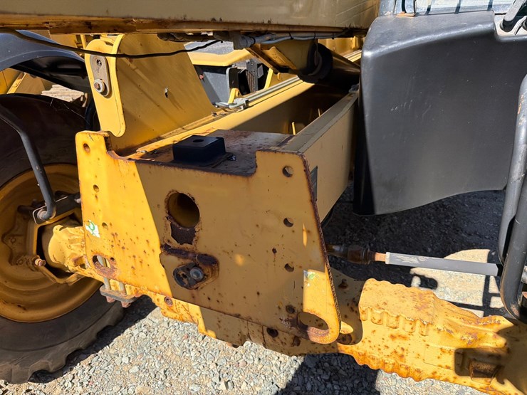 caterpillar-th360b-image-16