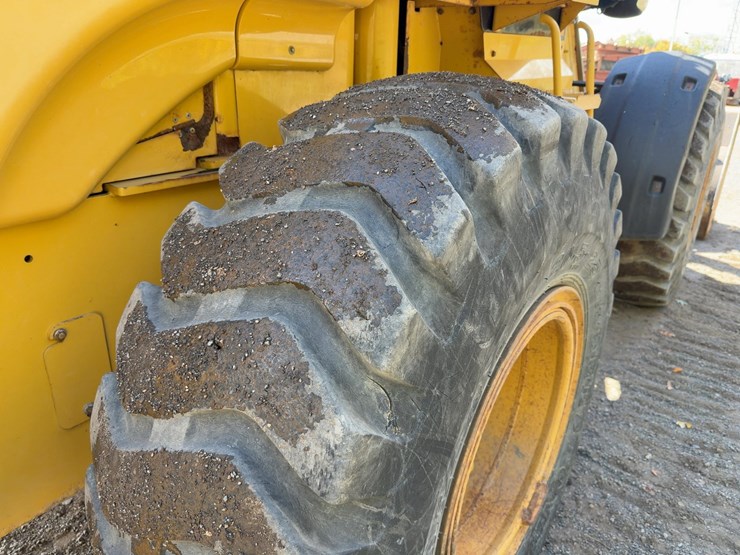 2010-caterpillar-930h-image-15