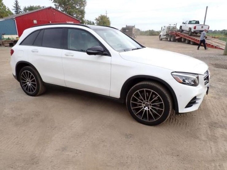 2018-mercedes-benz-glc300-image-3