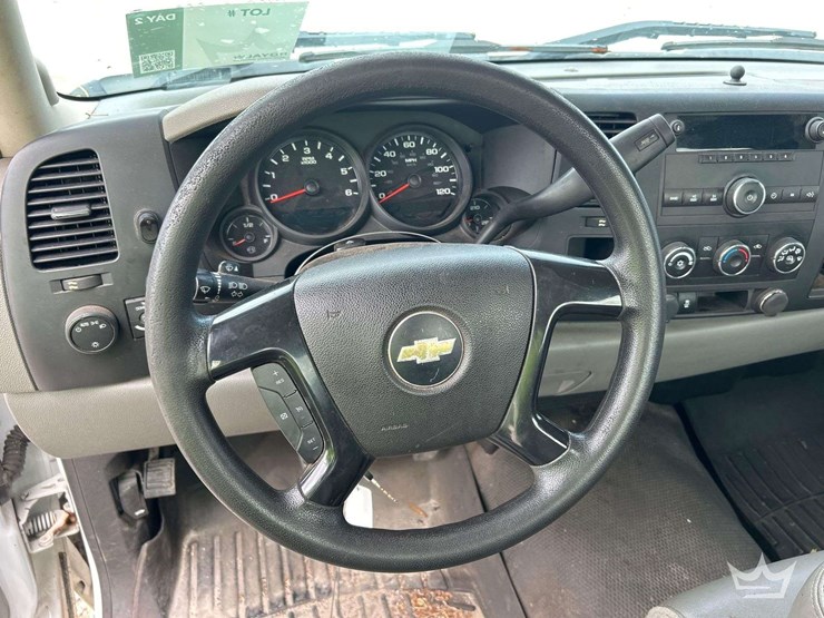 2013-chevrolet-silverado-1500-image-13