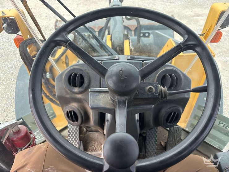 2017-deere-524k-image-22
