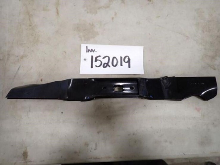 qty-of-2-19"-lawn-mower-blades-image-2