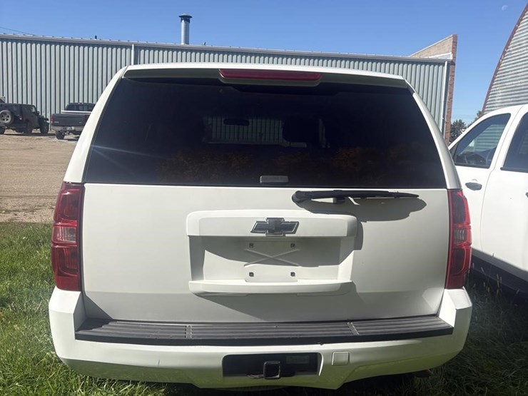 2010-chevrolet-tahoe-image-4