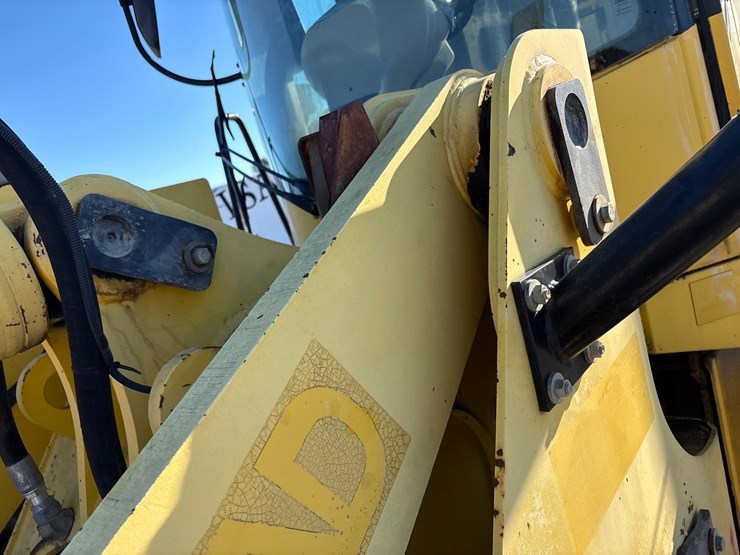new-holland-190-image-26