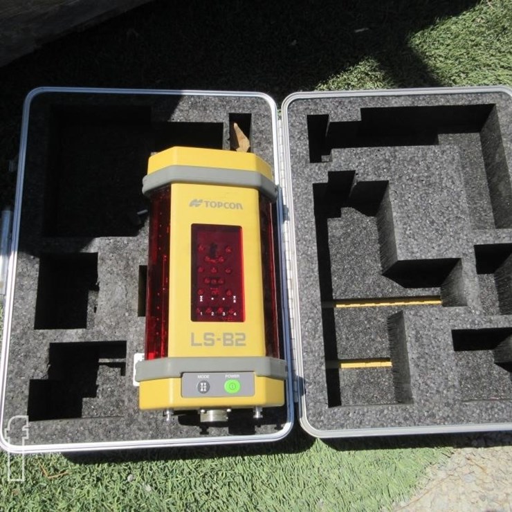 TOPCON LS-B2 LASER RECEIVER