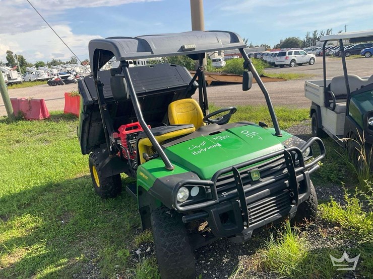2022-john-deere-gator-image-2